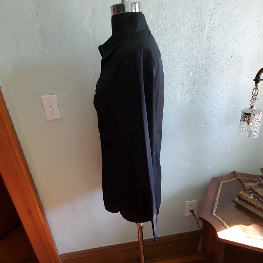 Tracy  M button down top - Picture 2 of 5